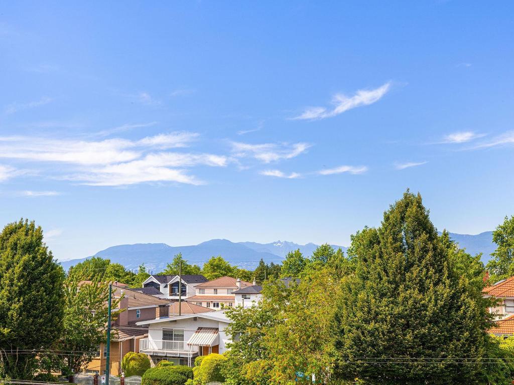 









2430


41

Street East, 1,
Vancouver,




BC
V5R 2W4

