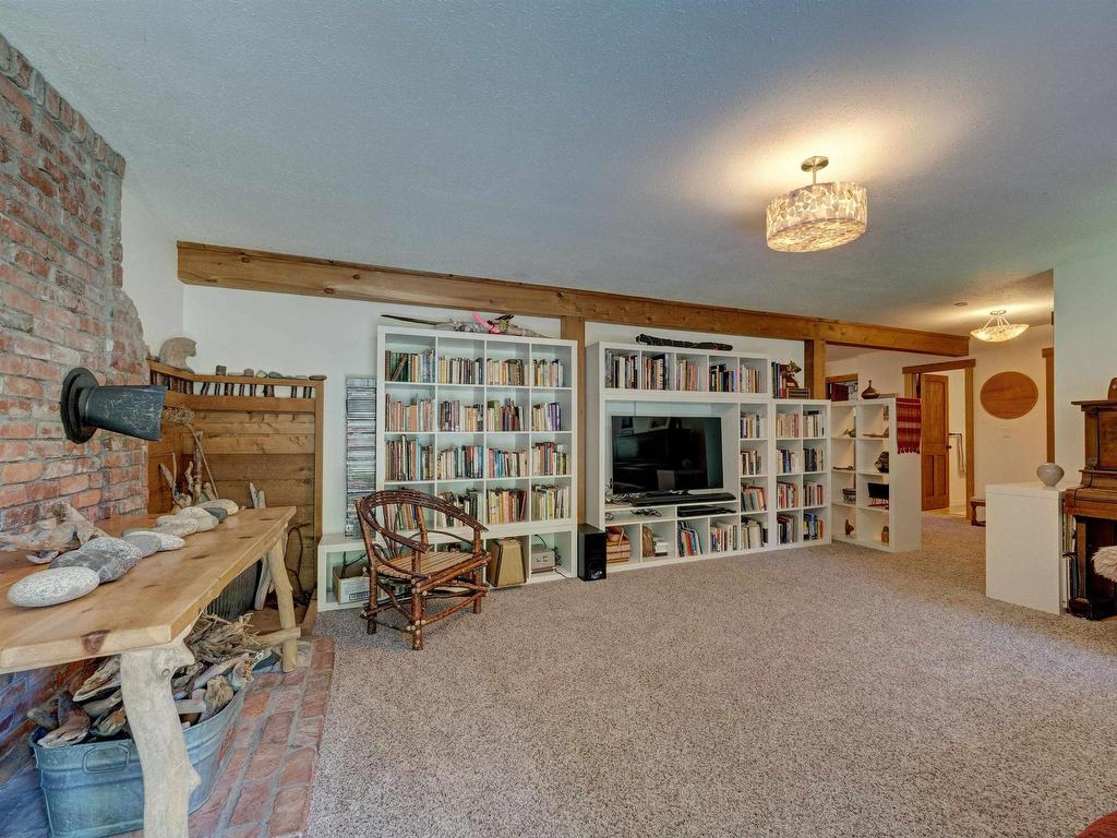 









1506


Henderson

Avenue,
Roberts Creek,




BC
V0N 2W2

