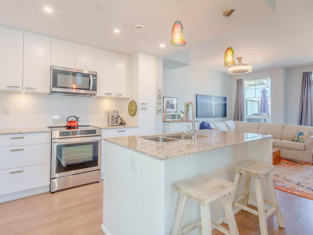 









5978


Beachgate

Lane,
Sechelt,




BC
V7Z 0S2

