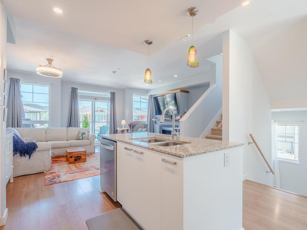 









5978


Beachgate

Lane,
Sechelt,




BC
V7Z 0S2

