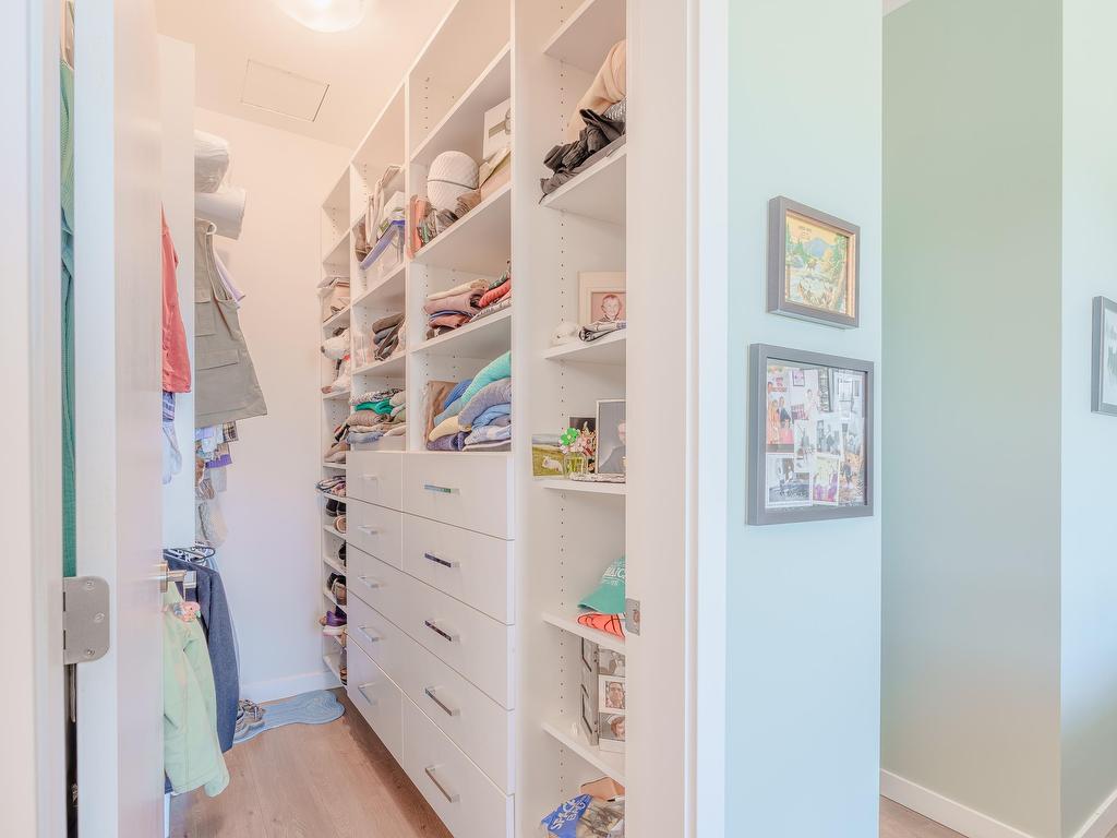 









5978


Beachgate

Lane,
Sechelt,




BC
V7Z 0S2

