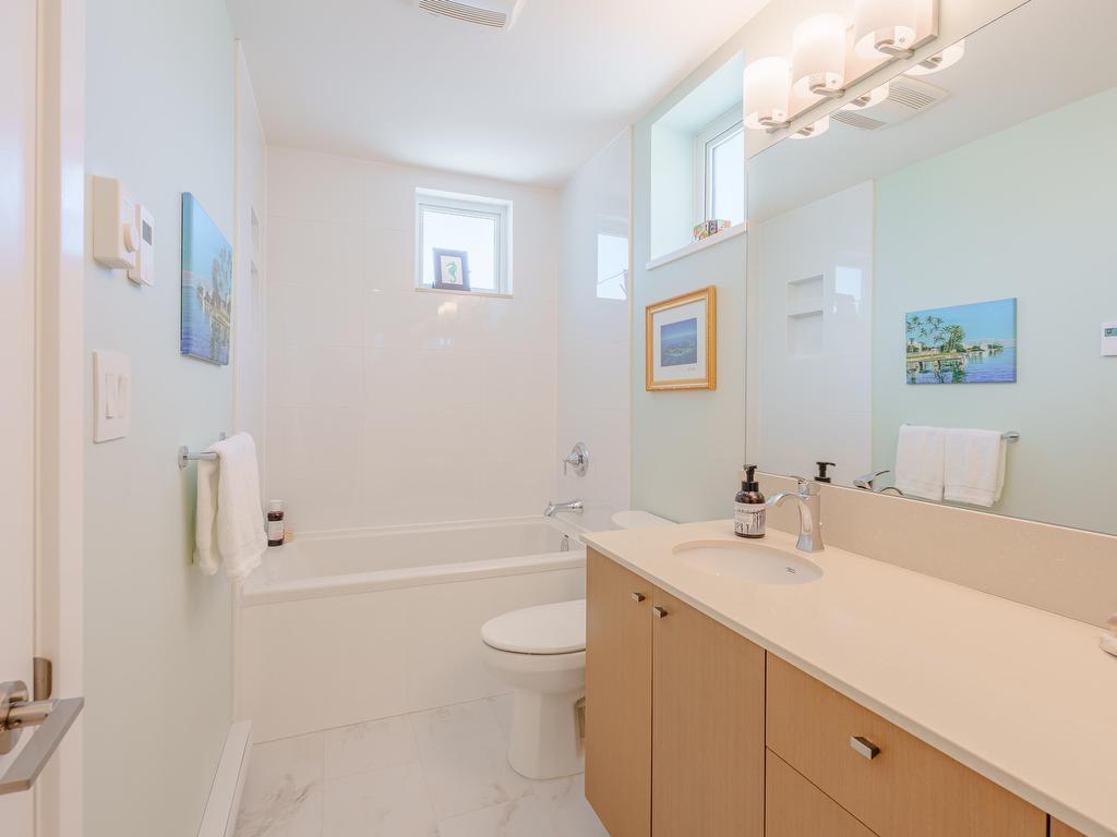 









5978


Beachgate

Lane,
Sechelt,




BC
V7Z 0S2

