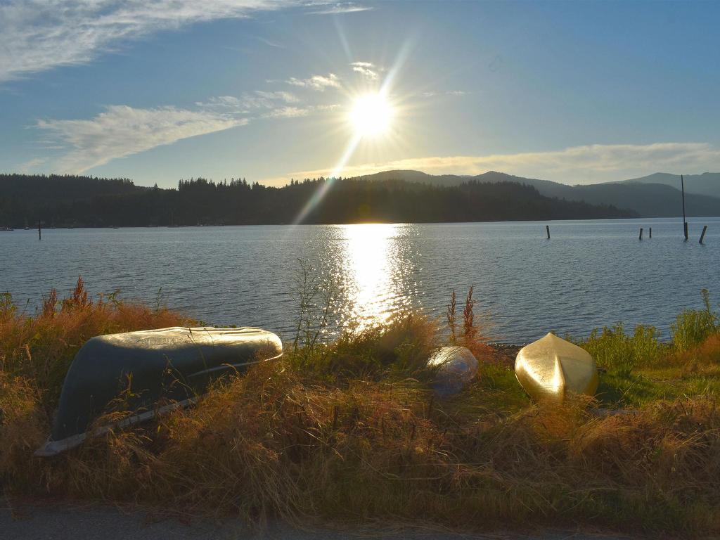 









5978


Beachgate

Lane,
Sechelt,




BC
V7Z 0S2

