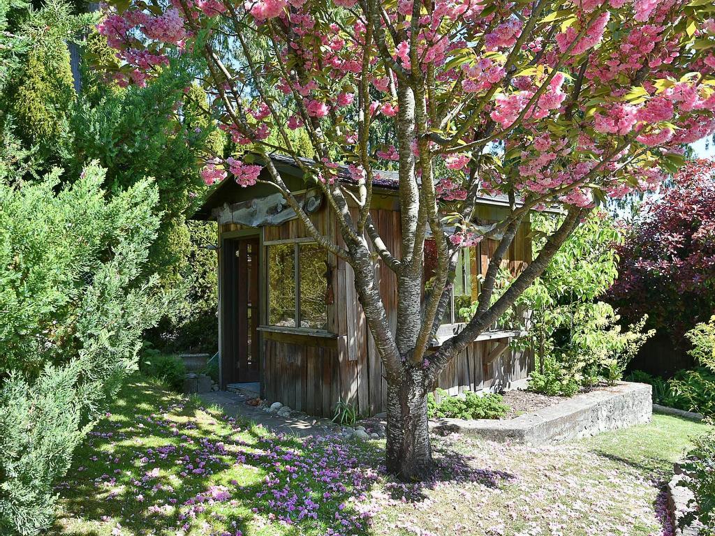 









590-592


Fletcher

Road North,
Gibsons,




BC
V0N 1V9

