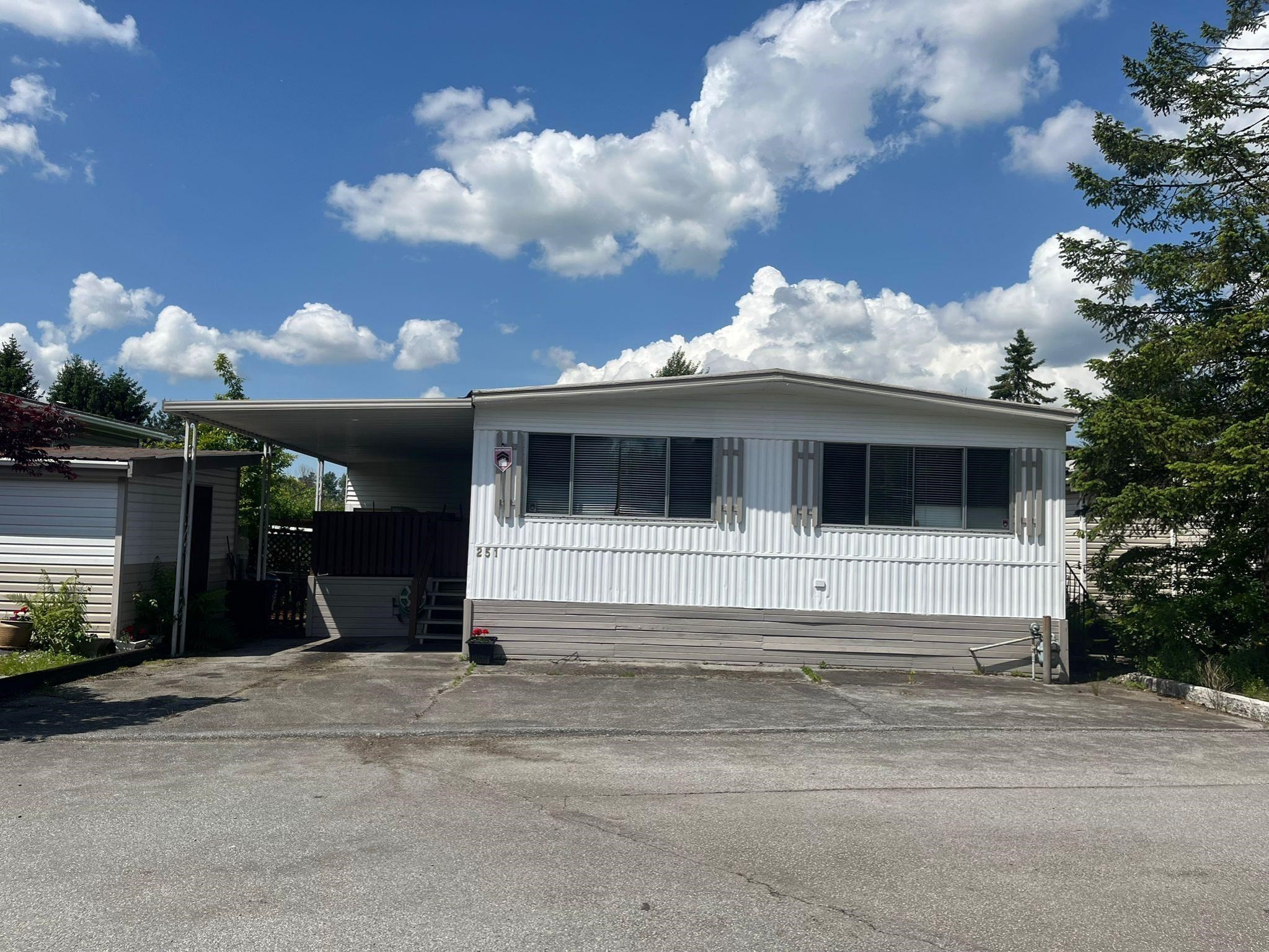 









201


Cayer

Street, 251,
Coquitlam,




BC
V3K 5A9

