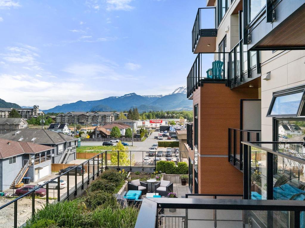 









38033


Second

Avenue, 411,
Squamish,




BC
V8B 0C4

