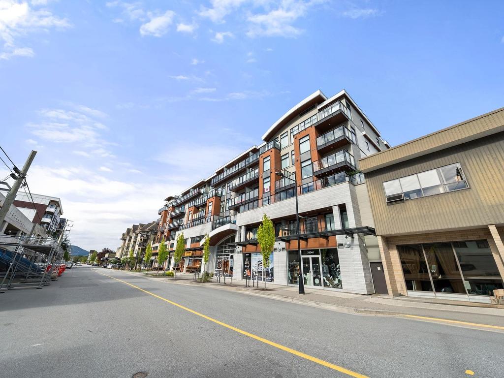 









38033


Second

Avenue, 411,
Squamish,




BC
V8B 0C4

