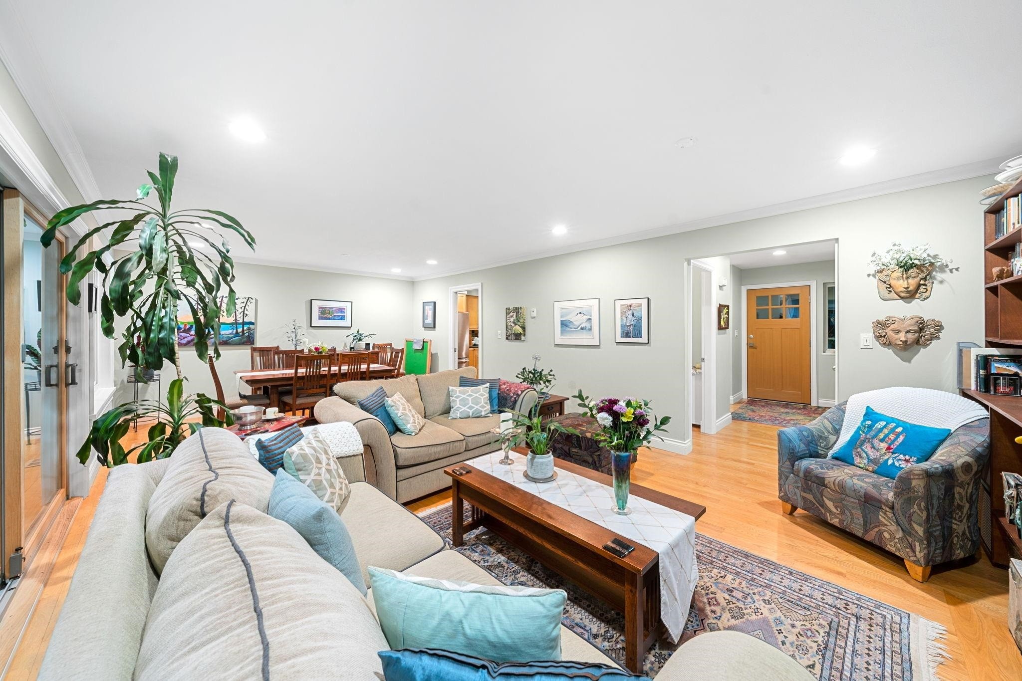 









2380


Mackay

Avenue,
North Vancouver,




BC
V7P 2M9

