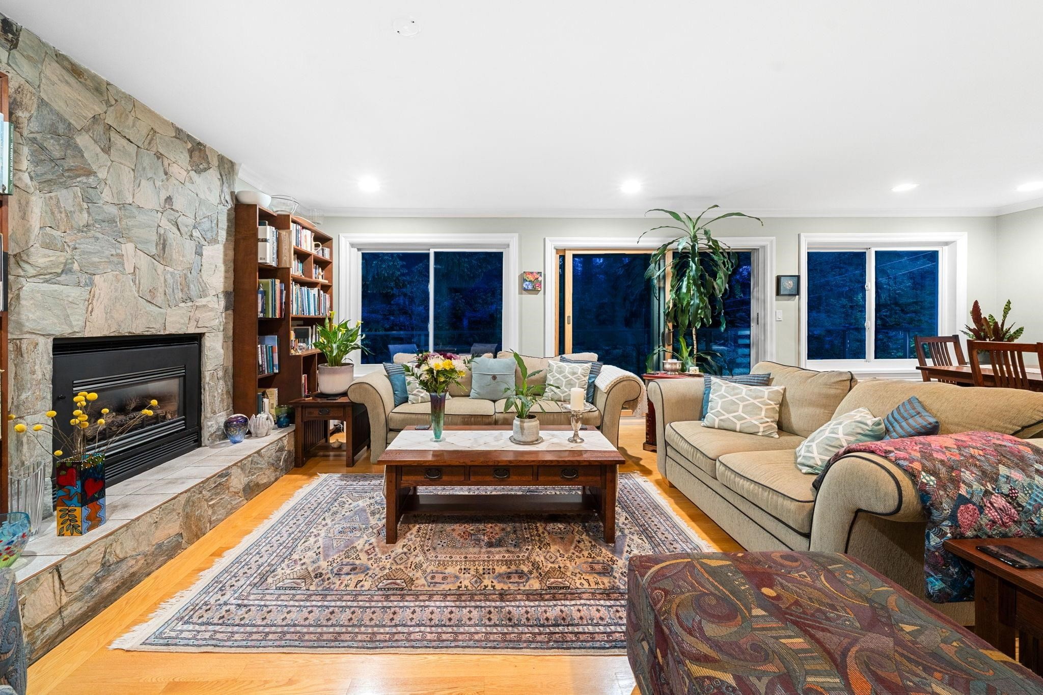 









2380


Mackay

Avenue,
North Vancouver,




BC
V7P 2M9


