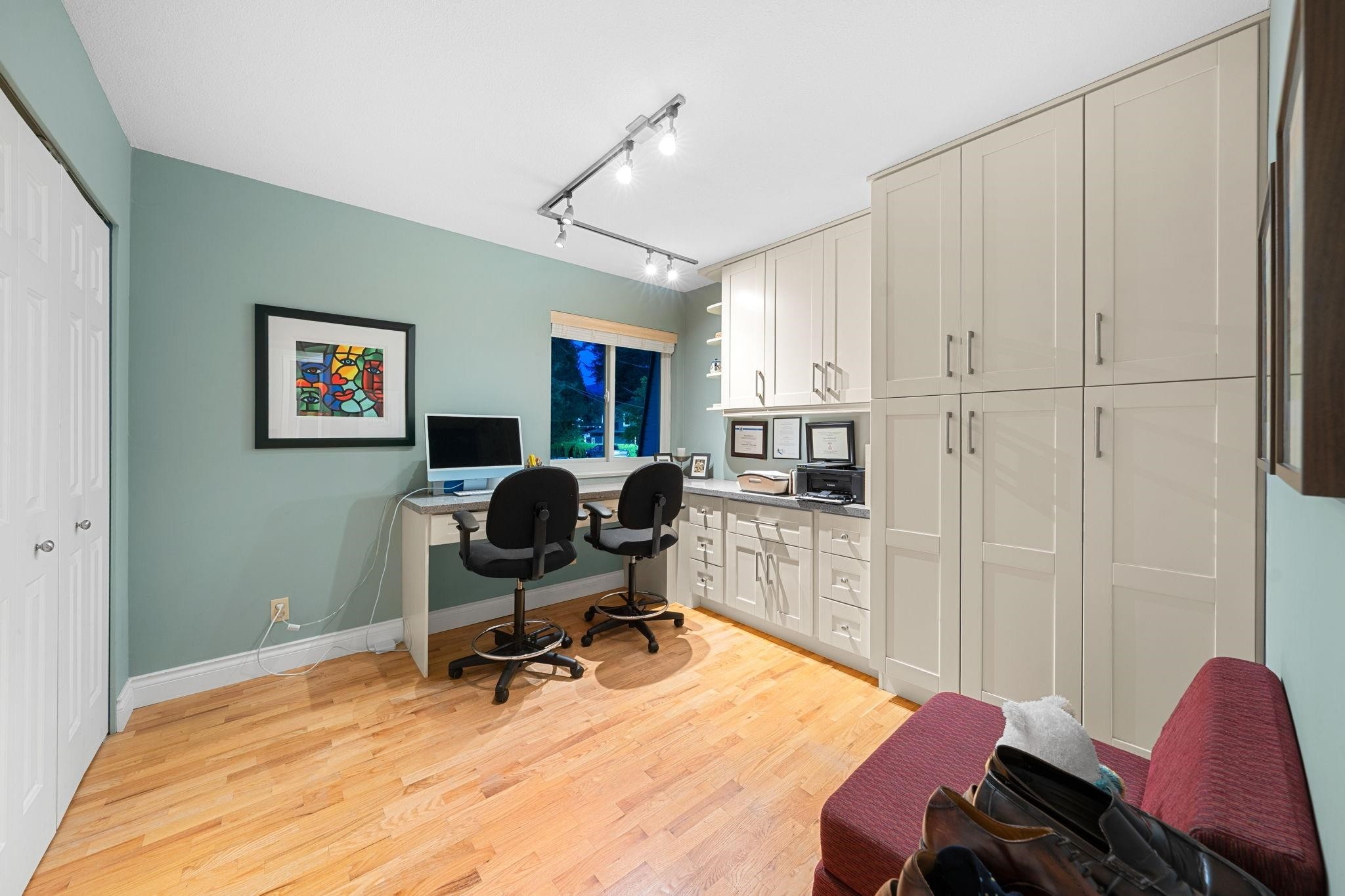 









2380


Mackay

Avenue,
North Vancouver,




BC
V7P 2M9

