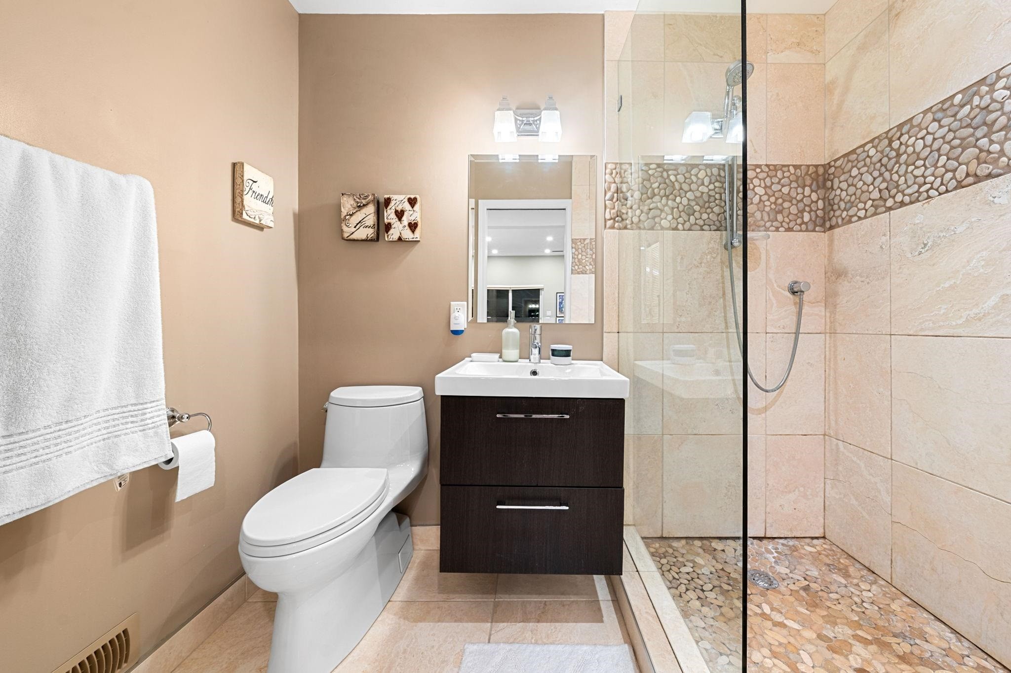 









2380


Mackay

Avenue,
North Vancouver,




BC
V7P 2M9

