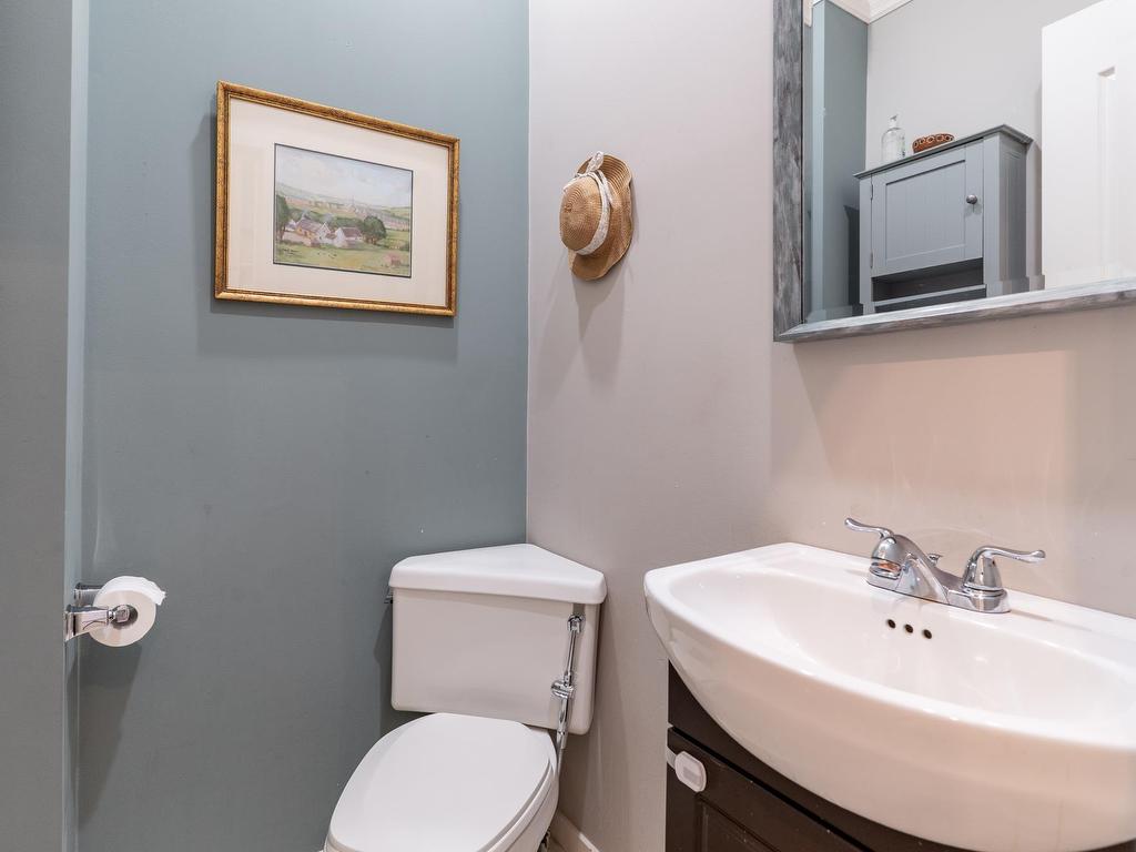 









3624


1st

Avenue West,
Vancouver,




BC
V6R 1H2

