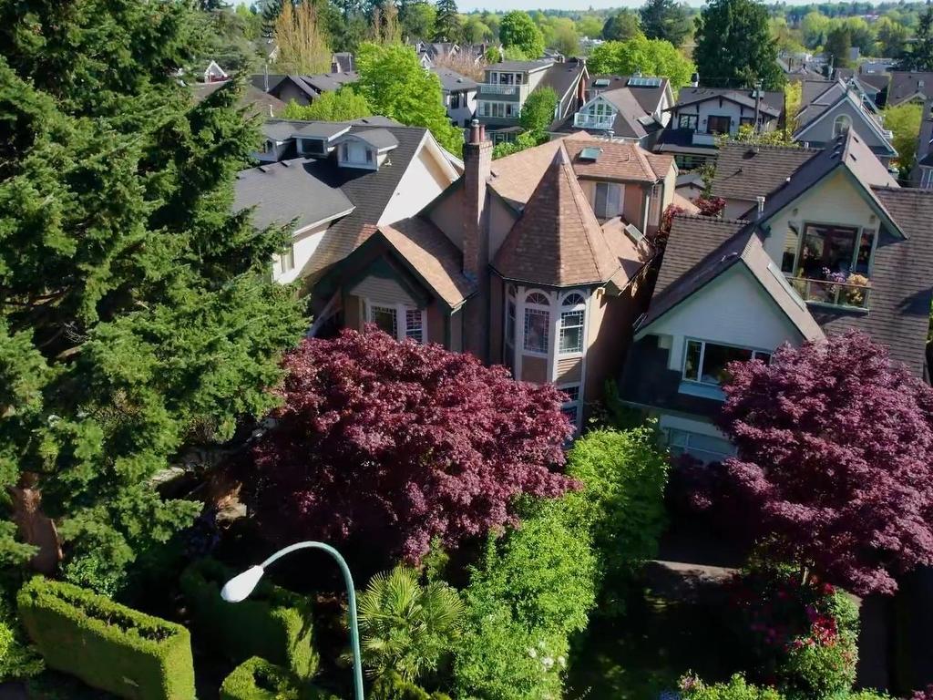 









3624


1st

Avenue West,
Vancouver,




BC
V6R 1H2

