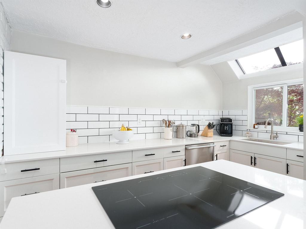 









1503


Dovercourt

Road,
North Vancouver,




BC
V7K 1K6

