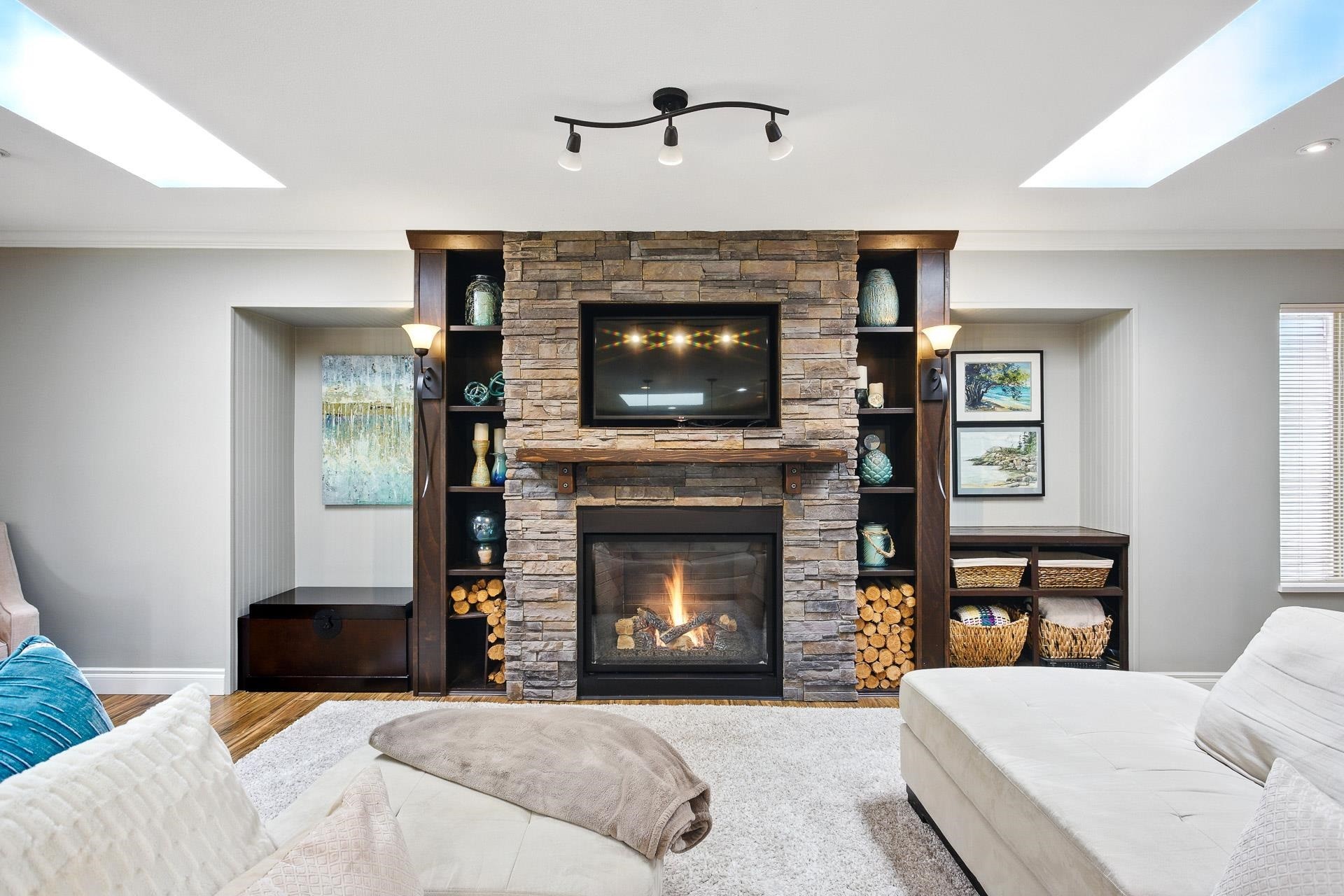 









23616


Tamarack

Lane,
Maple Ridge,




BC
V2W 1B3

