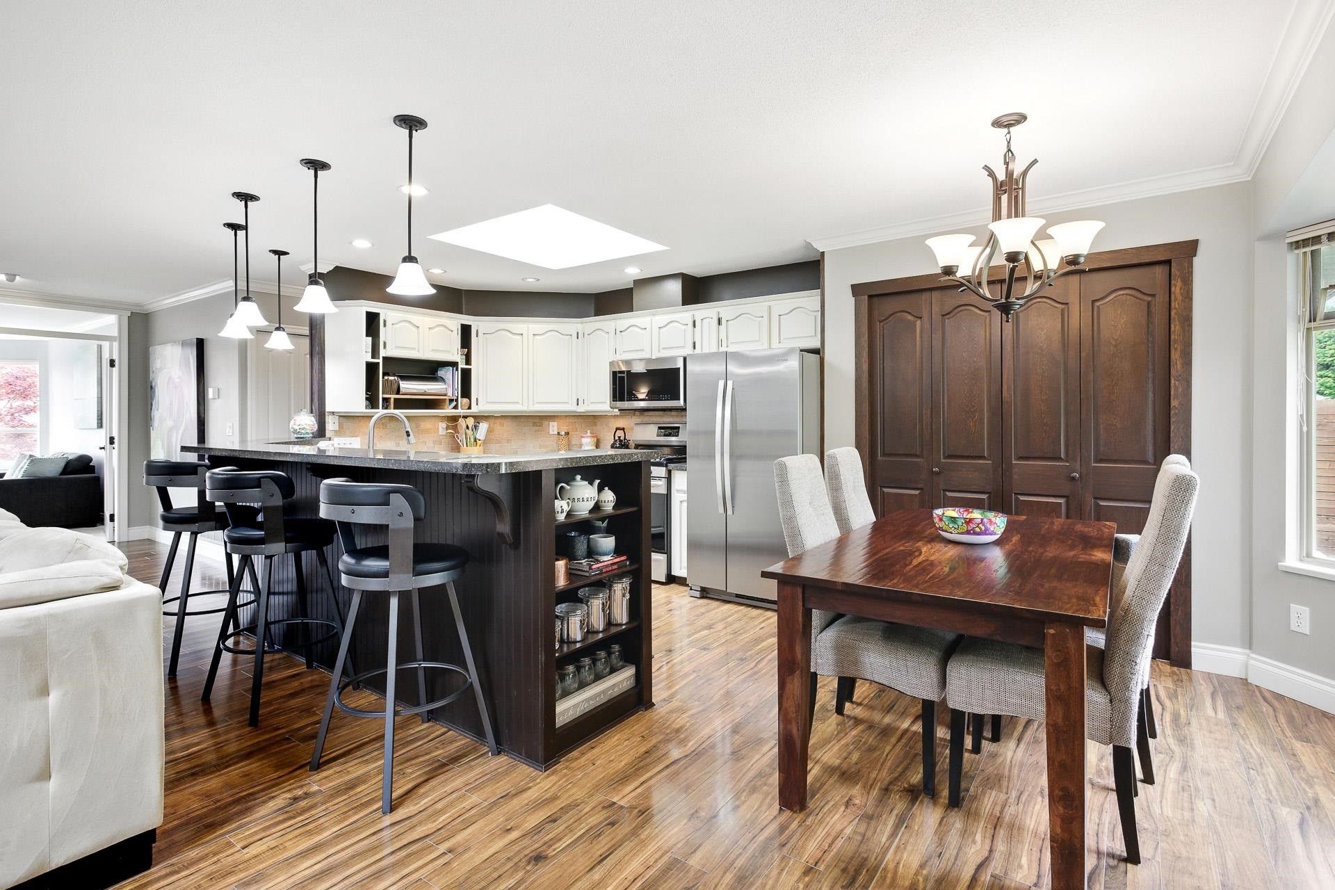 









23616


Tamarack

Lane,
Maple Ridge,




BC
V2W 1B3

