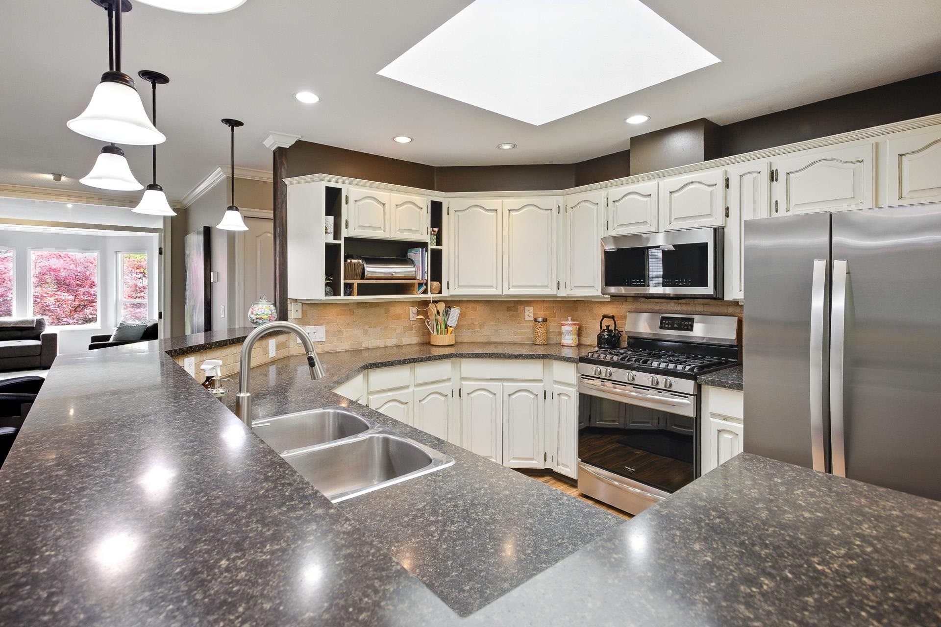 









23616


Tamarack

Lane,
Maple Ridge,




BC
V2W 1B3

