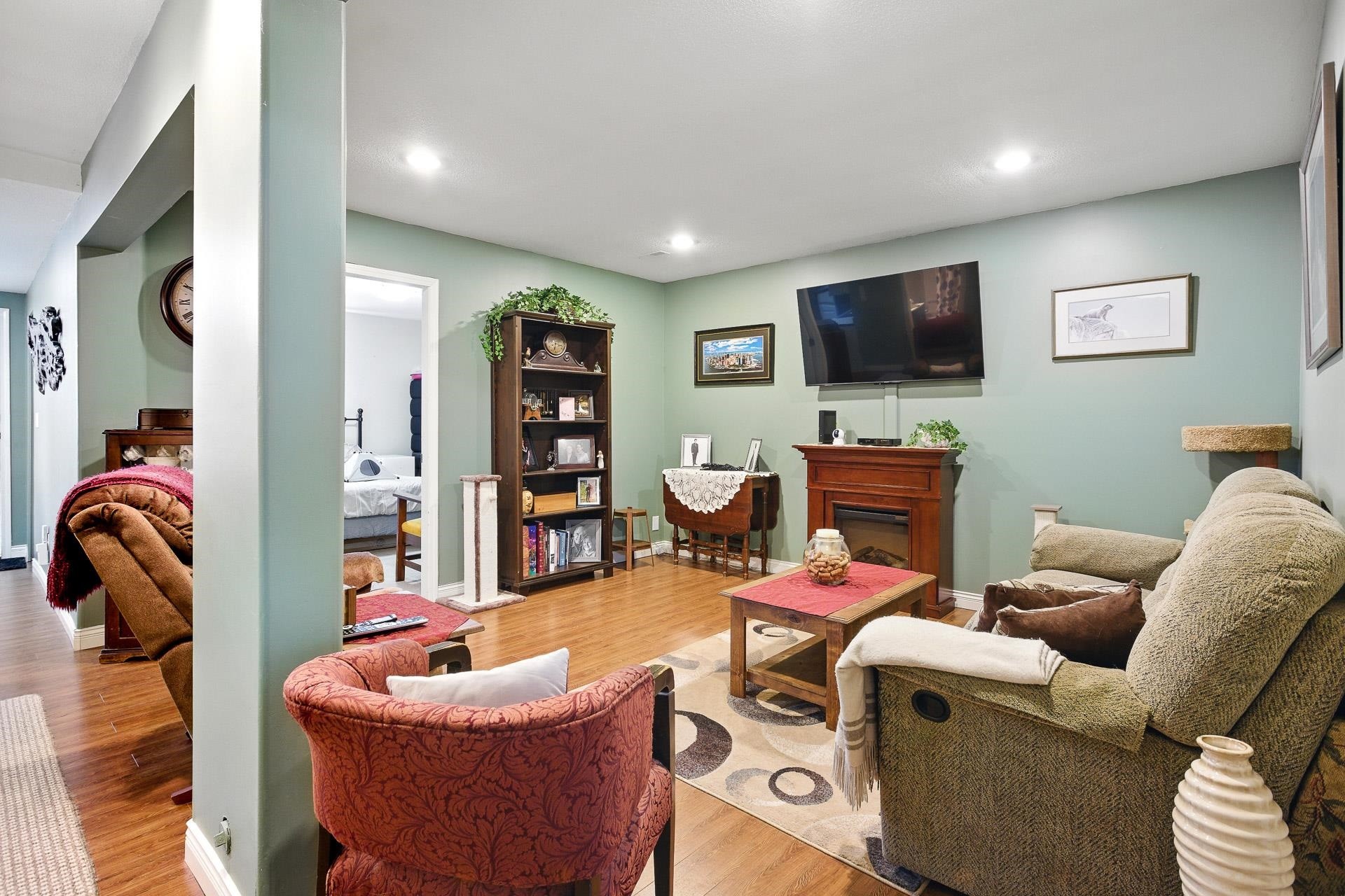 









23616


Tamarack

Lane,
Maple Ridge,




BC
V2W 1B3

