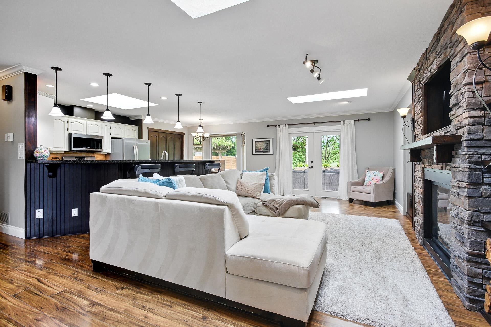 









23616


Tamarack

Lane,
Maple Ridge,




BC
V2W 1B3

