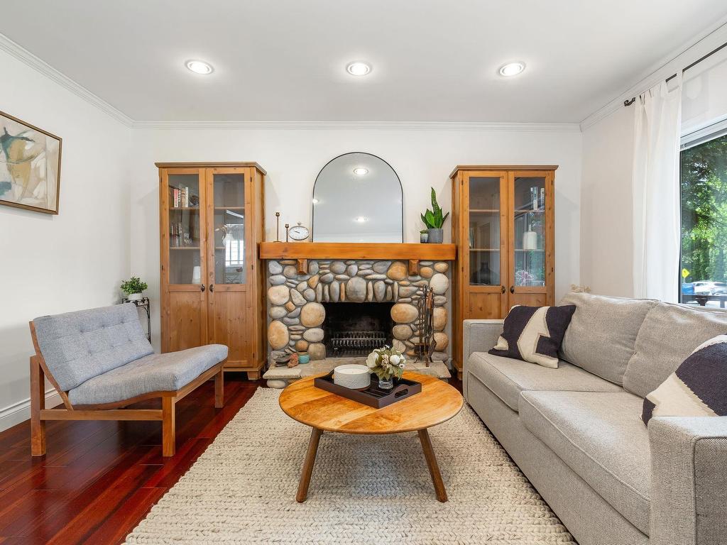 









2306


William

Avenue,
North Vancouver,




BC
V7J 2P6

