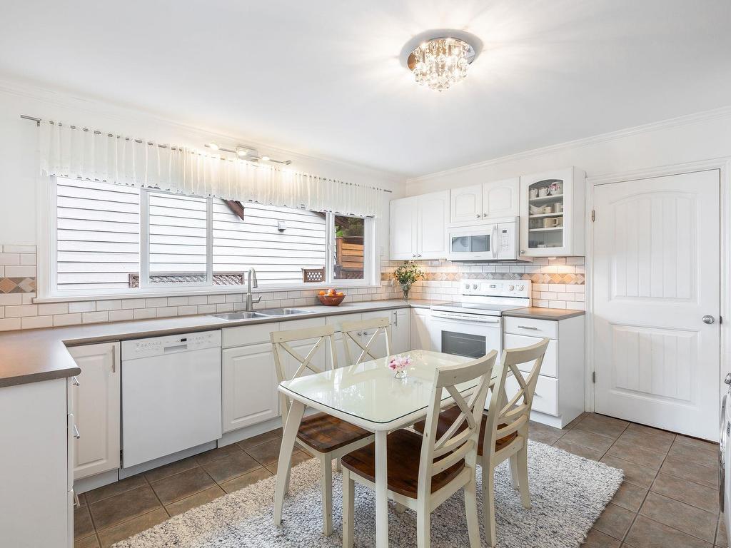 









2306


William

Avenue,
North Vancouver,




BC
V7J 2P6

