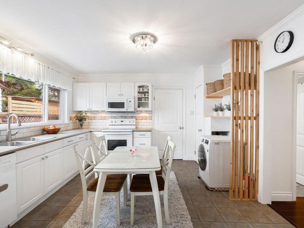 









2306


William

Avenue,
North Vancouver,




BC
V7J 2P6

