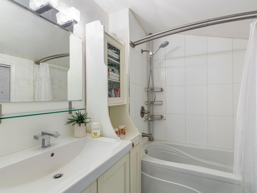 









2306


William

Avenue,
North Vancouver,




BC
V7J 2P6

