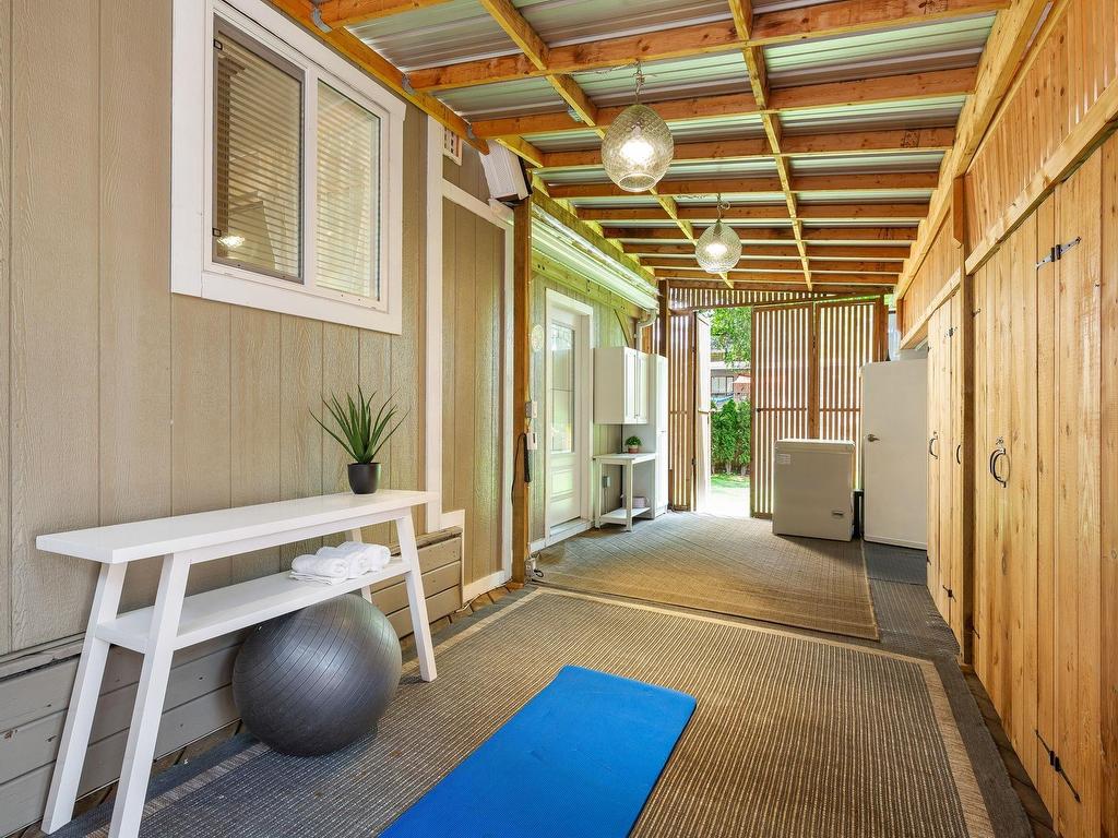 









2306


William

Avenue,
North Vancouver,




BC
V7J 2P6


