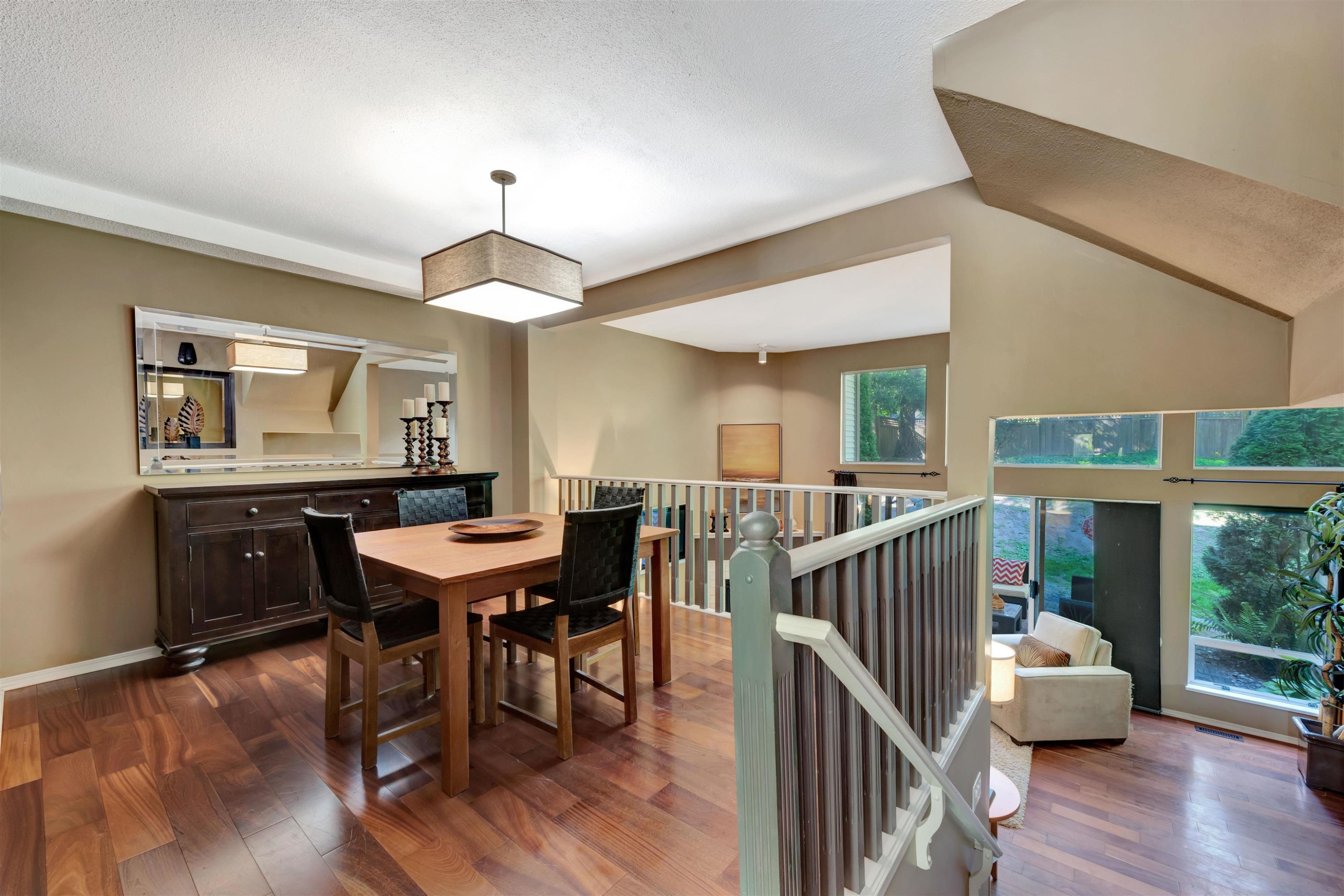 









3939


Indian River

Drive, 14,
North Vancouver,




BC
V7G 2P6

