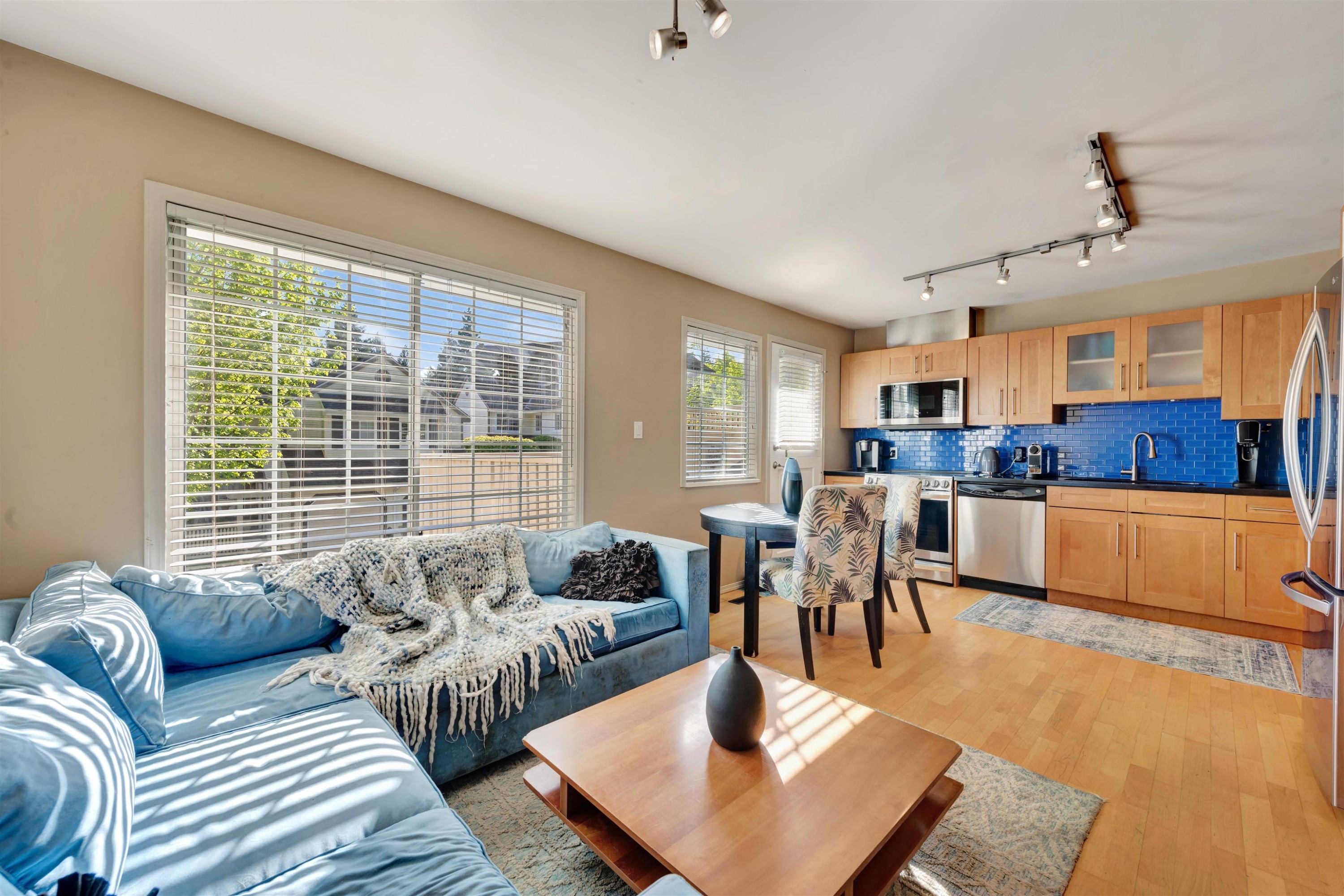 









3939


Indian River

Drive, 14,
North Vancouver,




BC
V7G 2P6

