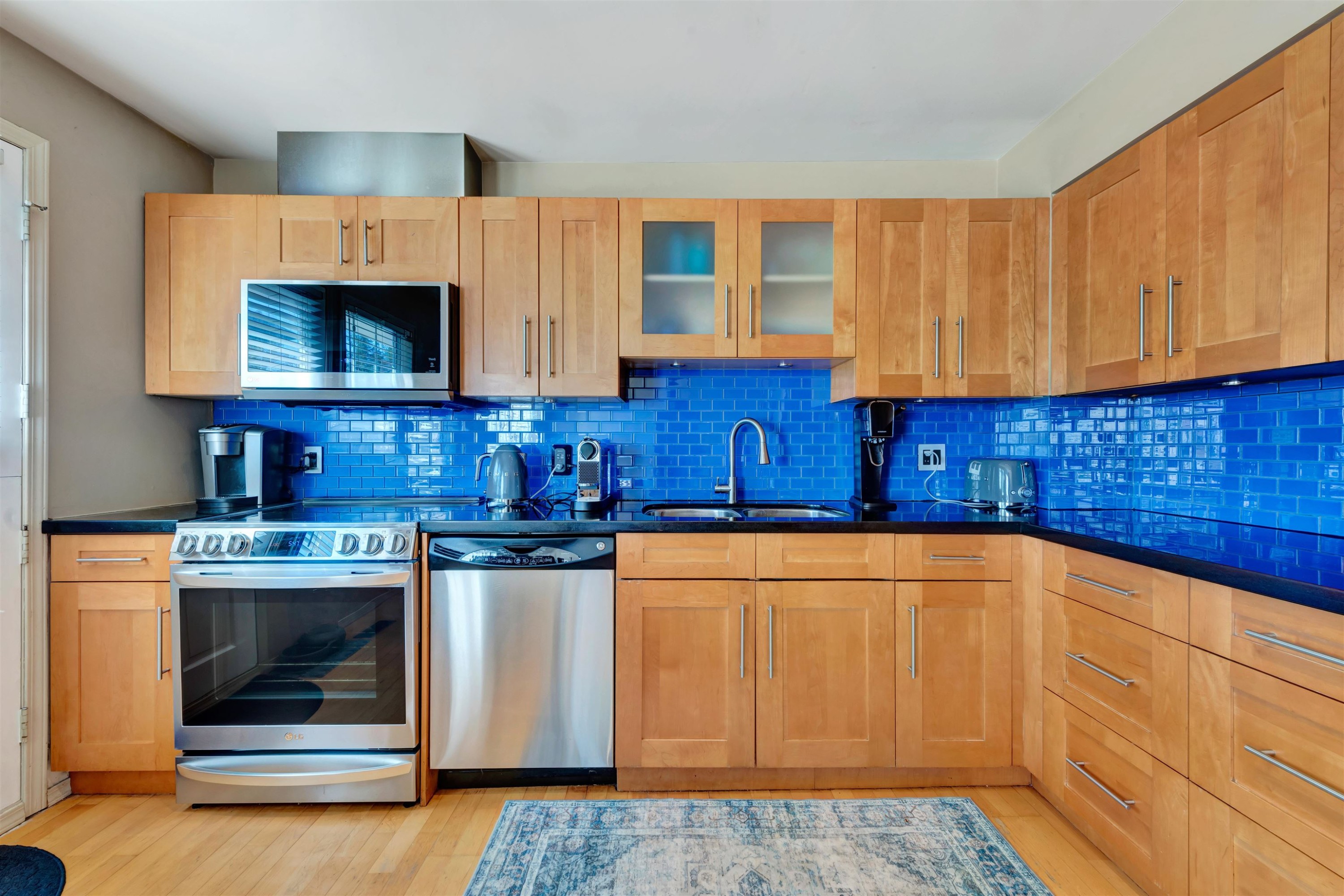 









3939


Indian River

Drive, 14,
North Vancouver,




BC
V7G 2P6

