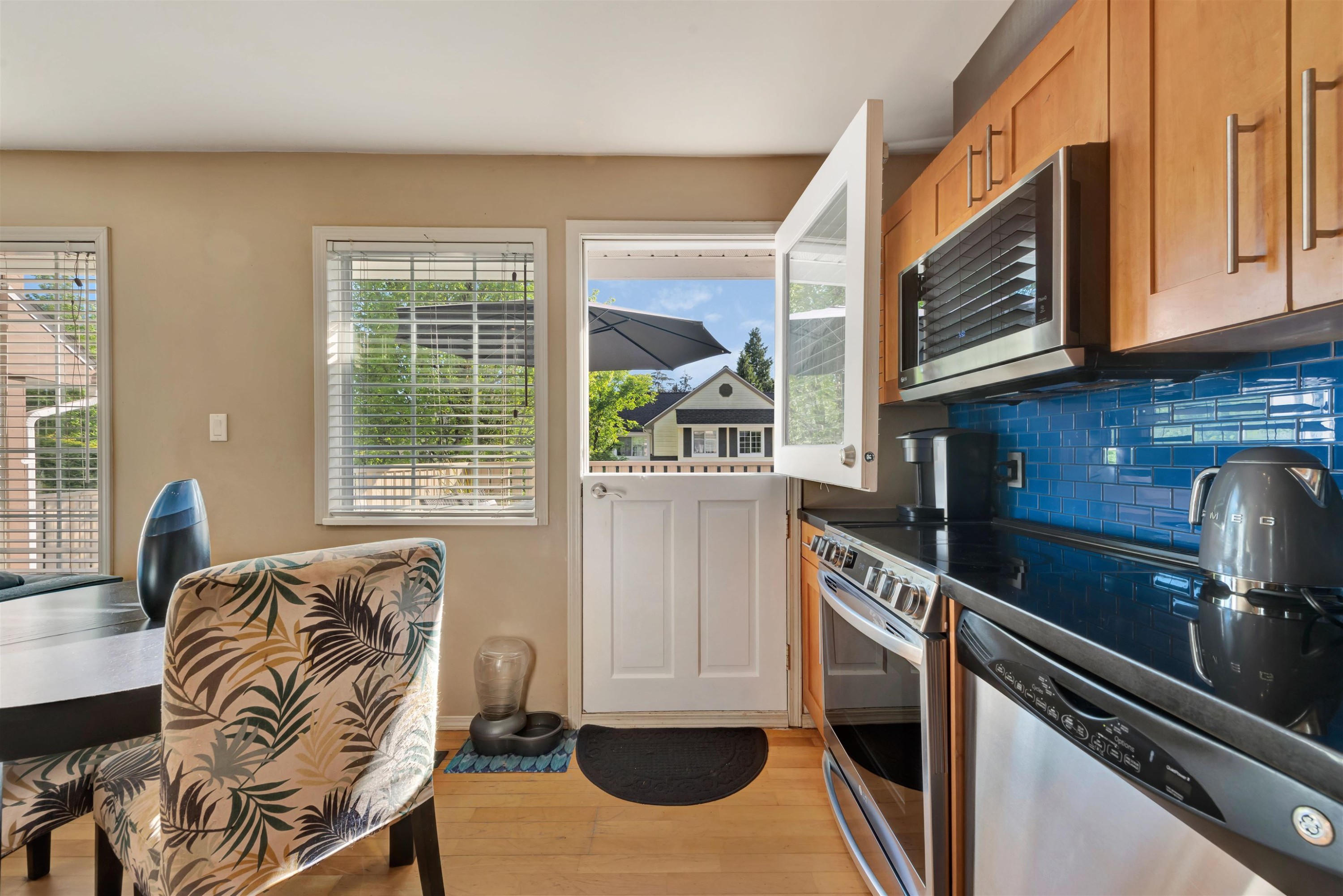 









3939


Indian River

Drive, 14,
North Vancouver,




BC
V7G 2P6


