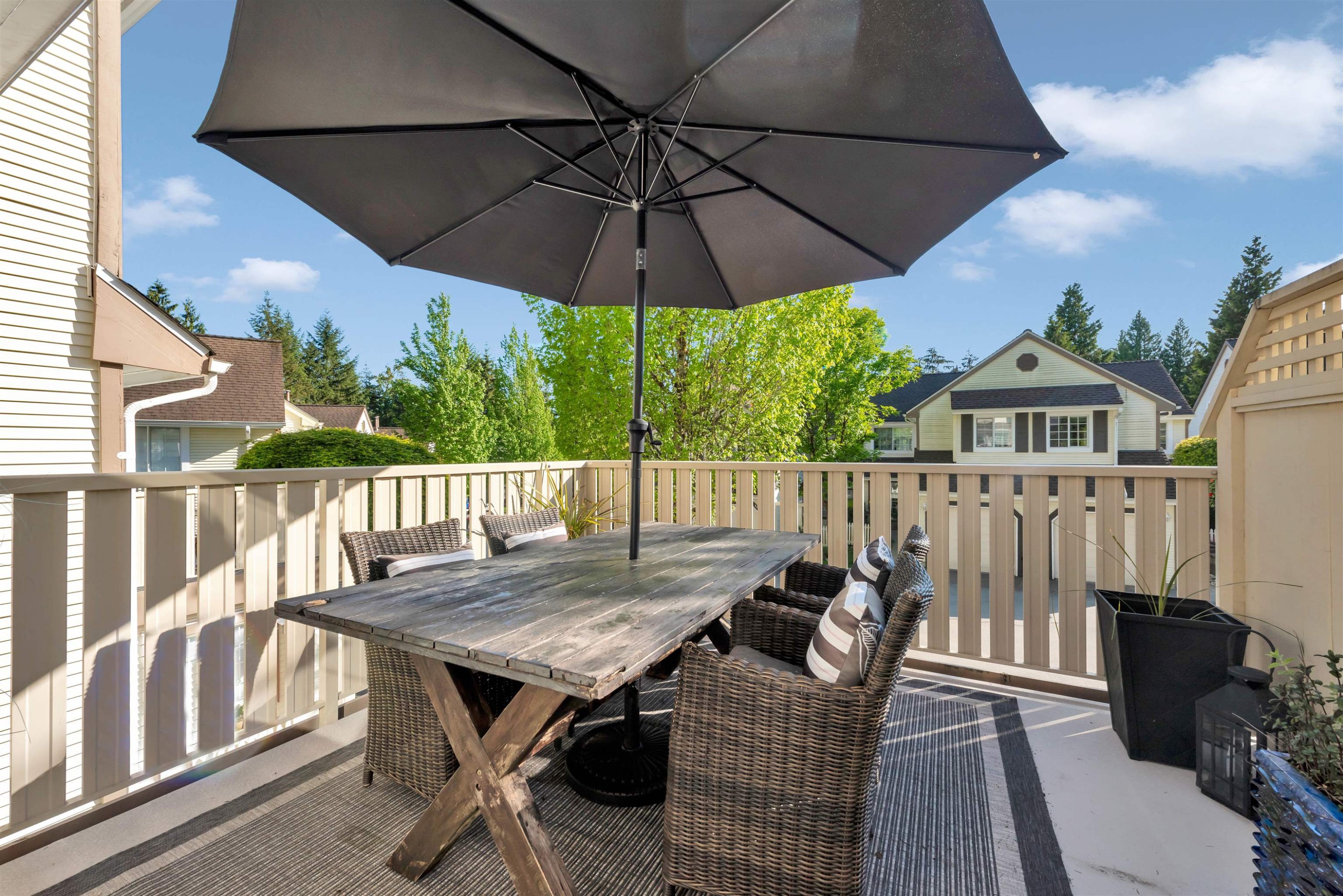 









3939


Indian River

Drive, 14,
North Vancouver,




BC
V7G 2P6

