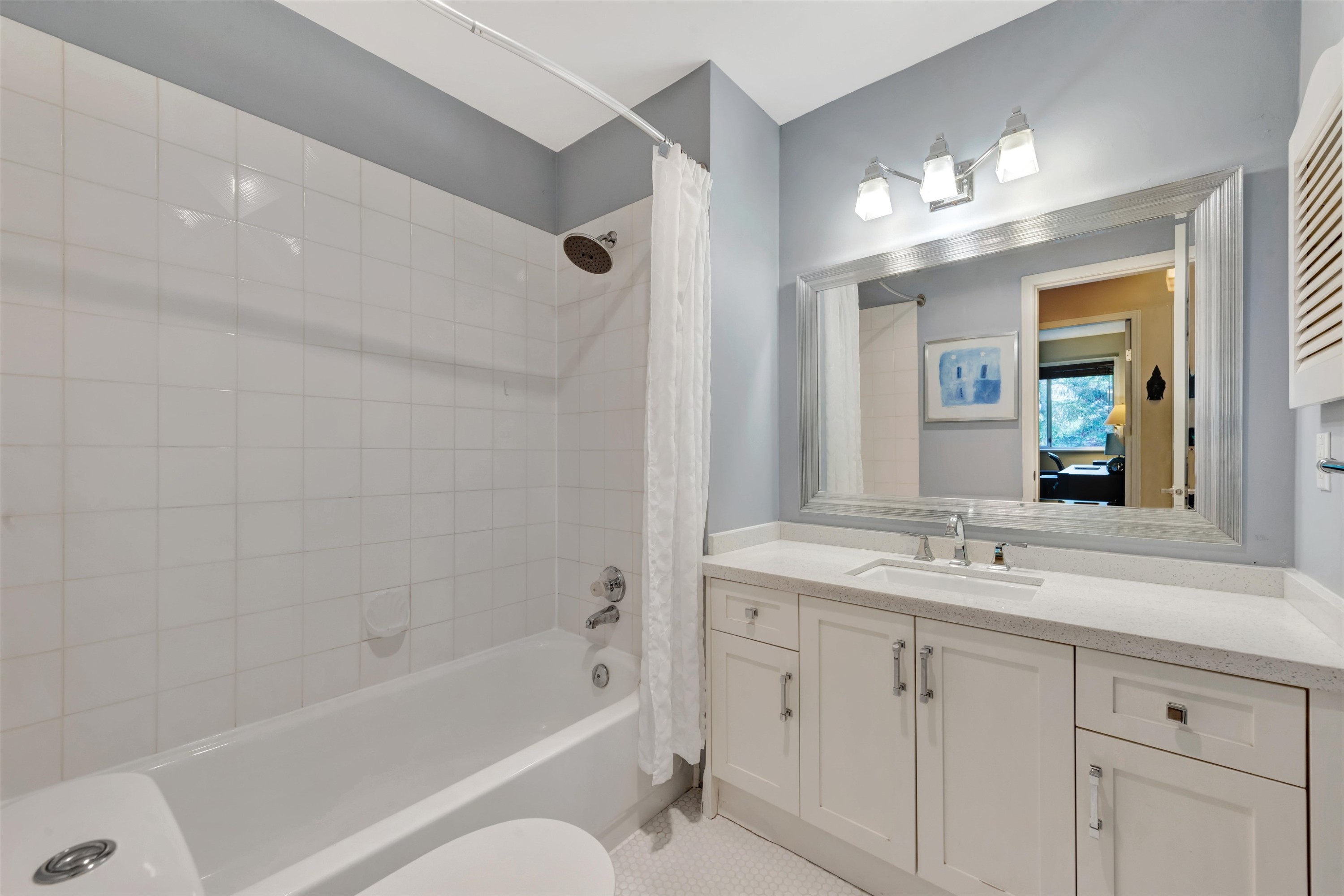 









3939


Indian River

Drive, 14,
North Vancouver,




BC
V7G 2P6

