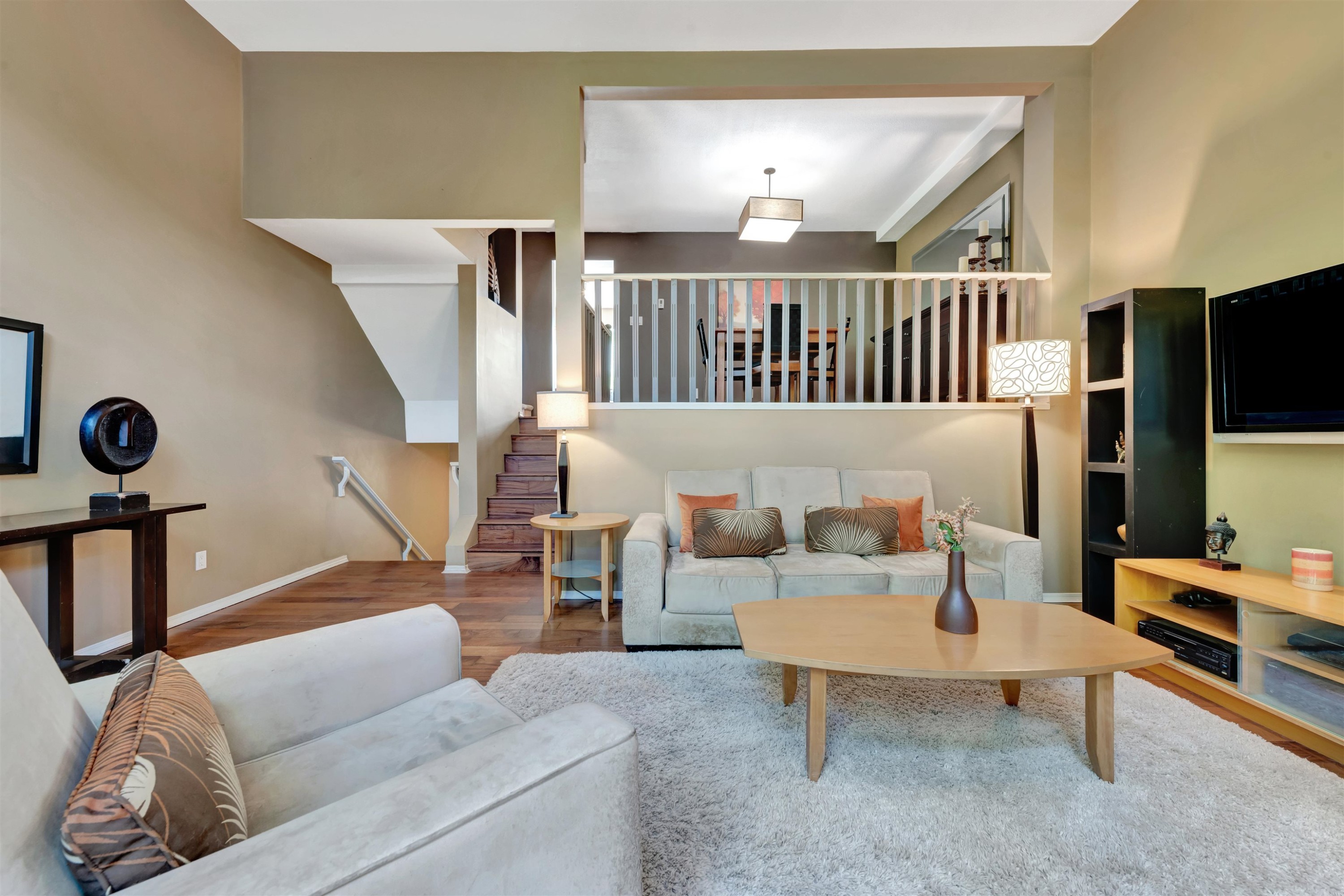 









3939


Indian River

Drive, 14,
North Vancouver,




BC
V7G 2P6

