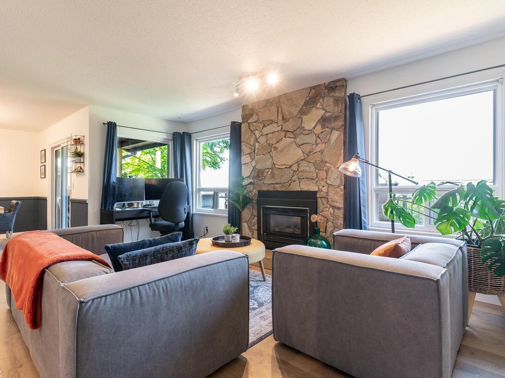 









1502


Fernwood

Place,
Port Moody,




BC
V3H 4A6

