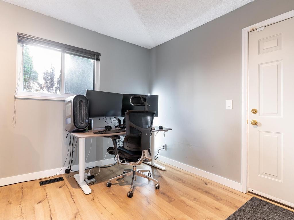 









1502


Fernwood

Place,
Port Moody,




BC
V3H 4A6

