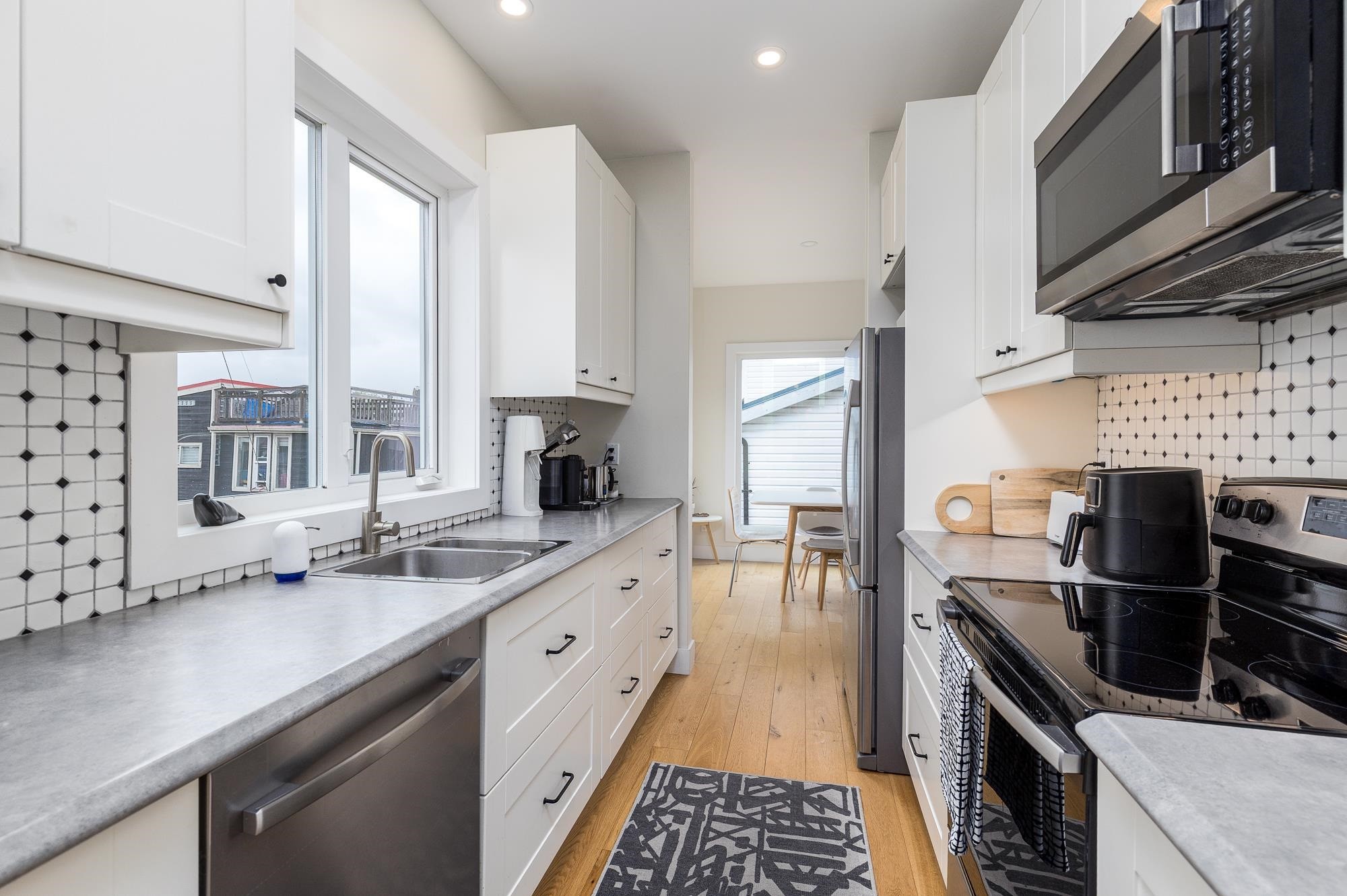 









8191


River

Road, 6W2,
Richmond,




BC
V6X 1X8

