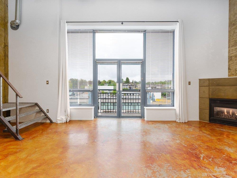 









2001


Wall

Street, 419,
Vancouver,




BC
V5L 5E4

