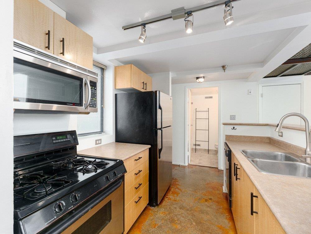 









2001


Wall

Street, 419,
Vancouver,




BC
V5L 5E4

