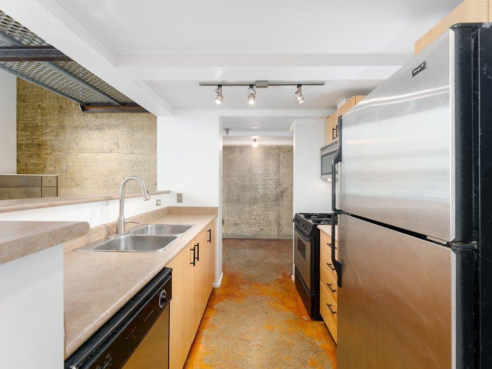 









2001


Wall

Street, 419,
Vancouver,




BC
V5L 5E4

