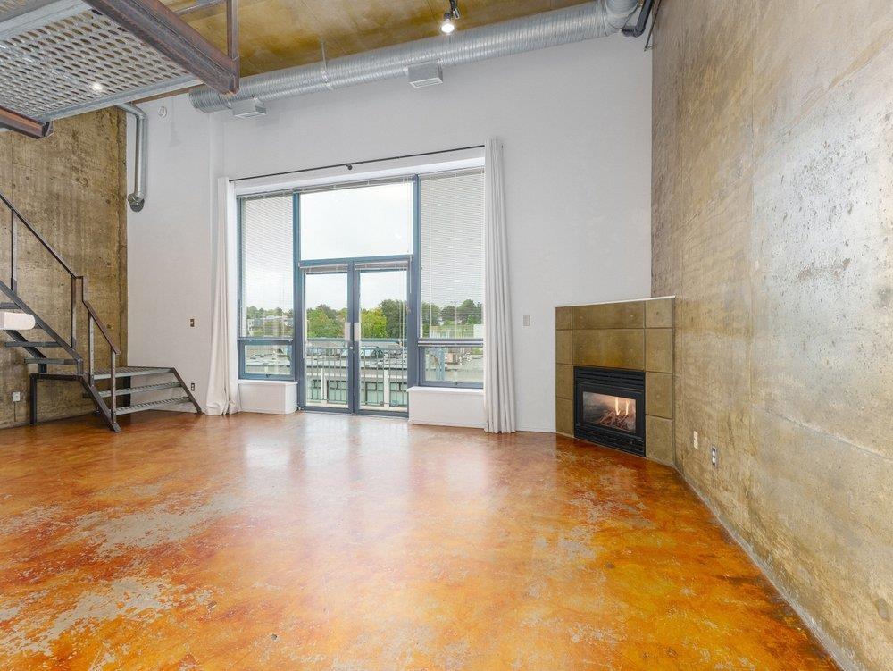 









2001


Wall

Street, 419,
Vancouver,




BC
V5L 5E4


