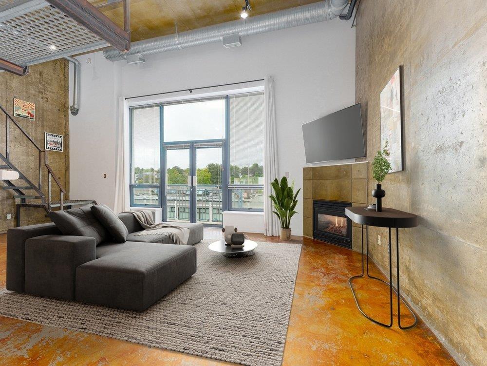 









2001


Wall

Street, 419,
Vancouver,




BC
V5L 5E4

