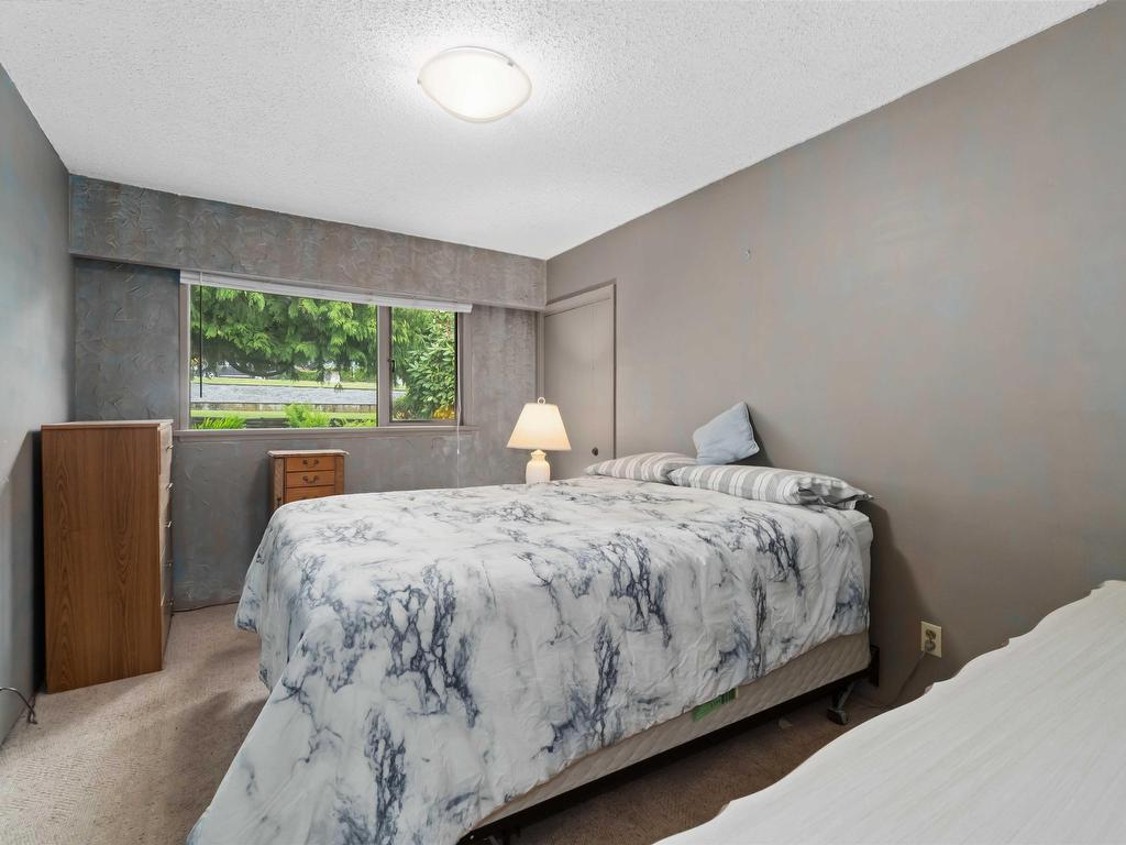 









944


Stewart

Avenue,
Coquitlam,




BC
V3K 2N6

