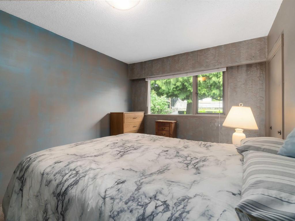 









944


Stewart

Avenue,
Coquitlam,




BC
V3K 2N6

