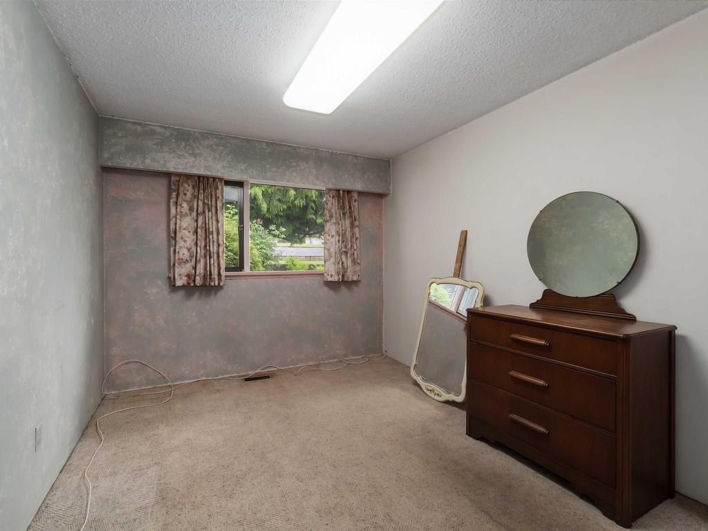 









944


Stewart

Avenue,
Coquitlam,




BC
V3K 2N6

