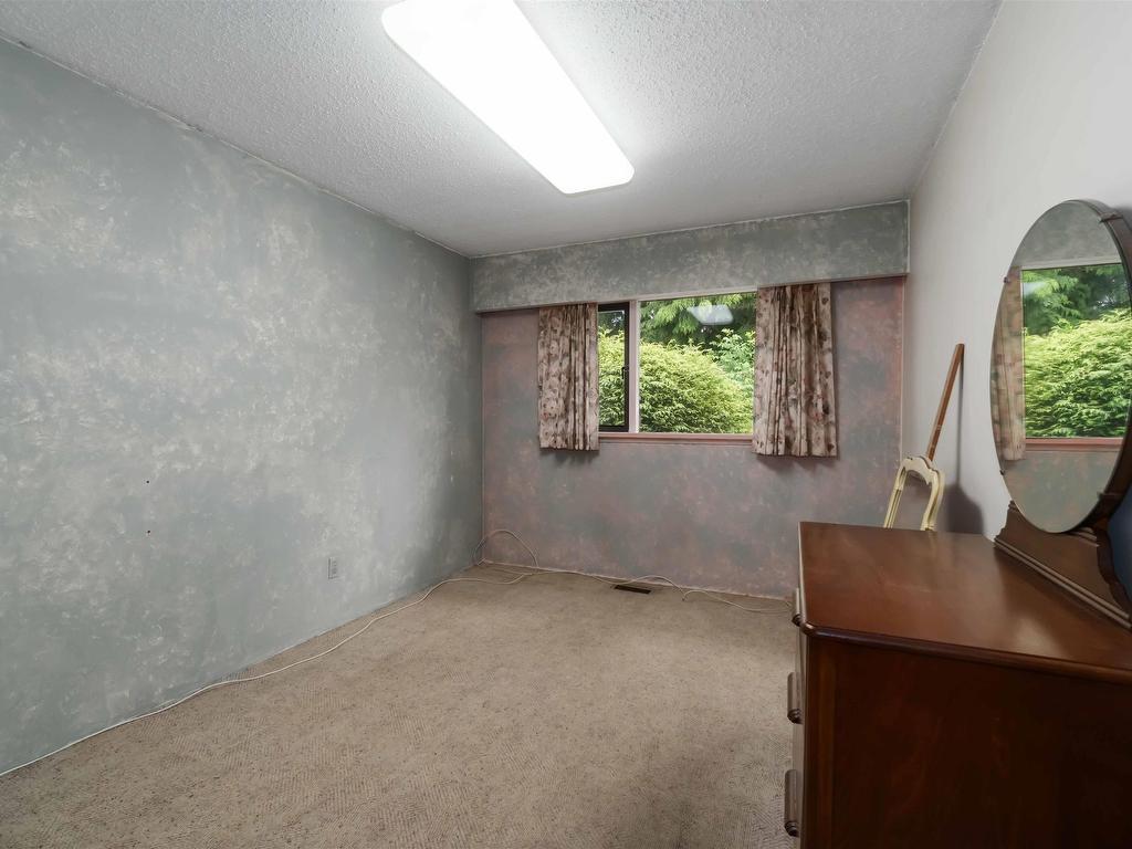 









944


Stewart

Avenue,
Coquitlam,




BC
V3K 2N6

