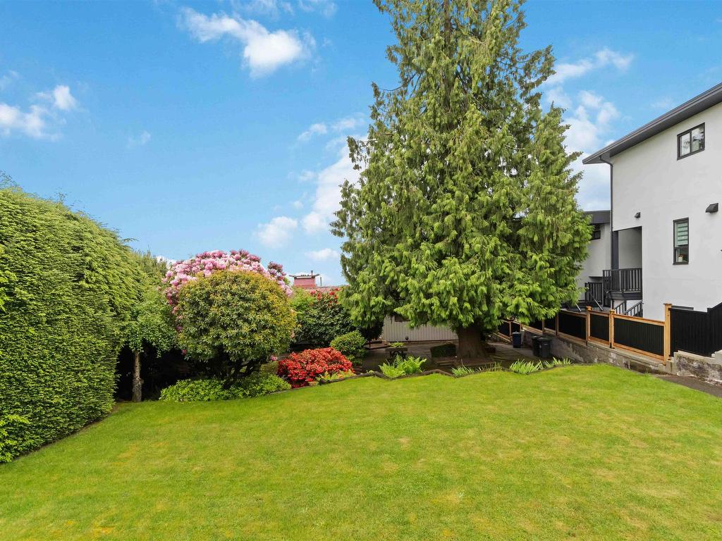 









944


Stewart

Avenue,
Coquitlam,




BC
V3K 2N6


