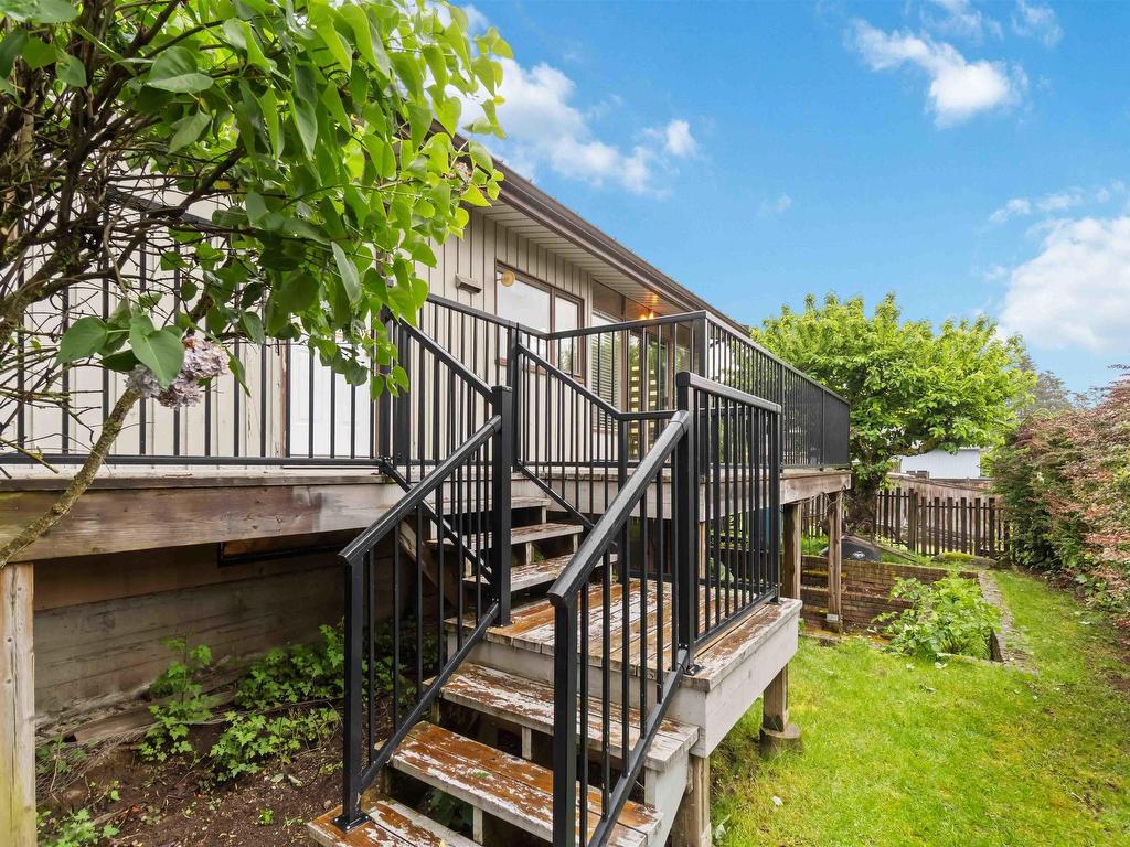 









944


Stewart

Avenue,
Coquitlam,




BC
V3K 2N6

