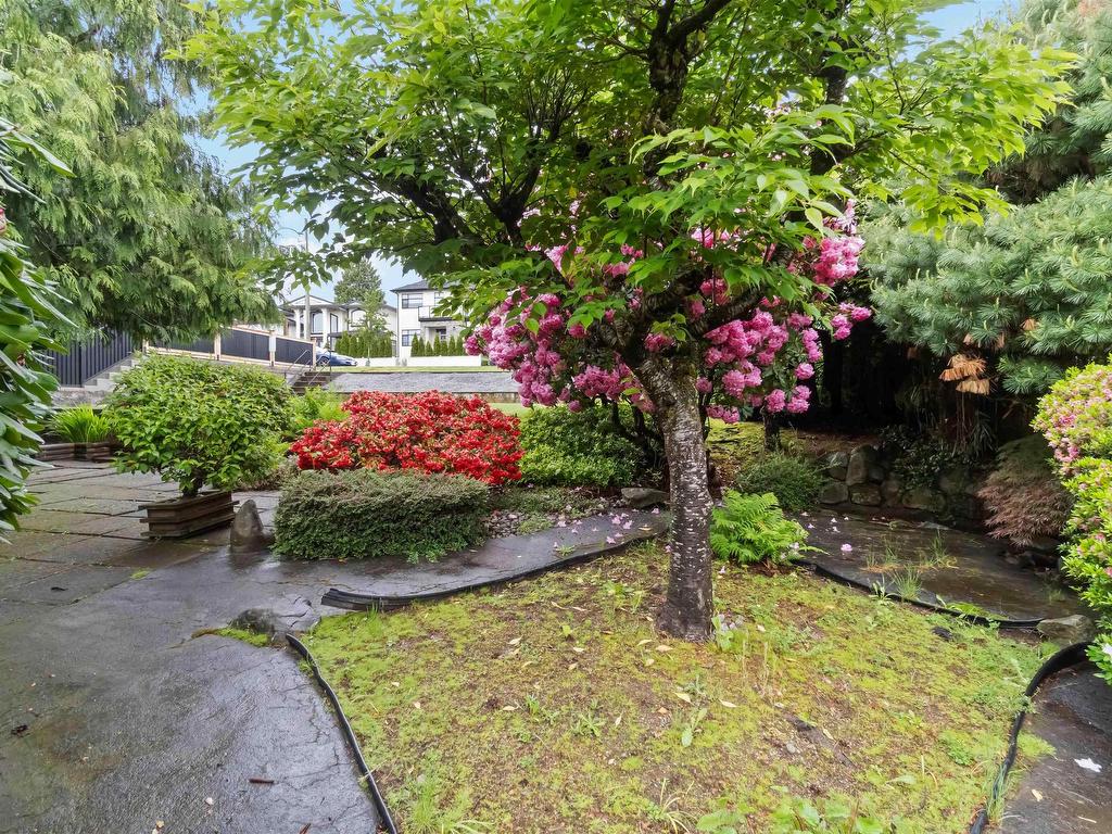 









944


Stewart

Avenue,
Coquitlam,




BC
V3K 2N6

